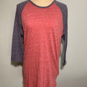 LuLaRoe woman’s Randy top  (S)